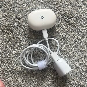 Beats Wireless Earbuds with Charger - White